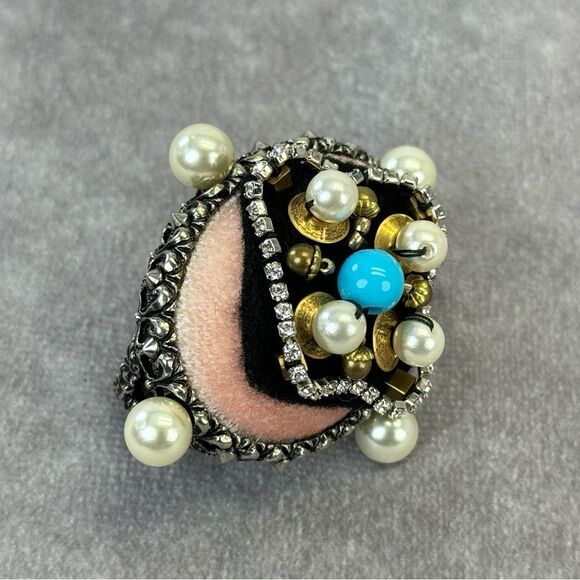 GUCCI Velvet & Faux Pearl Double Finger Cocktail Ring - Picture 5 of 11